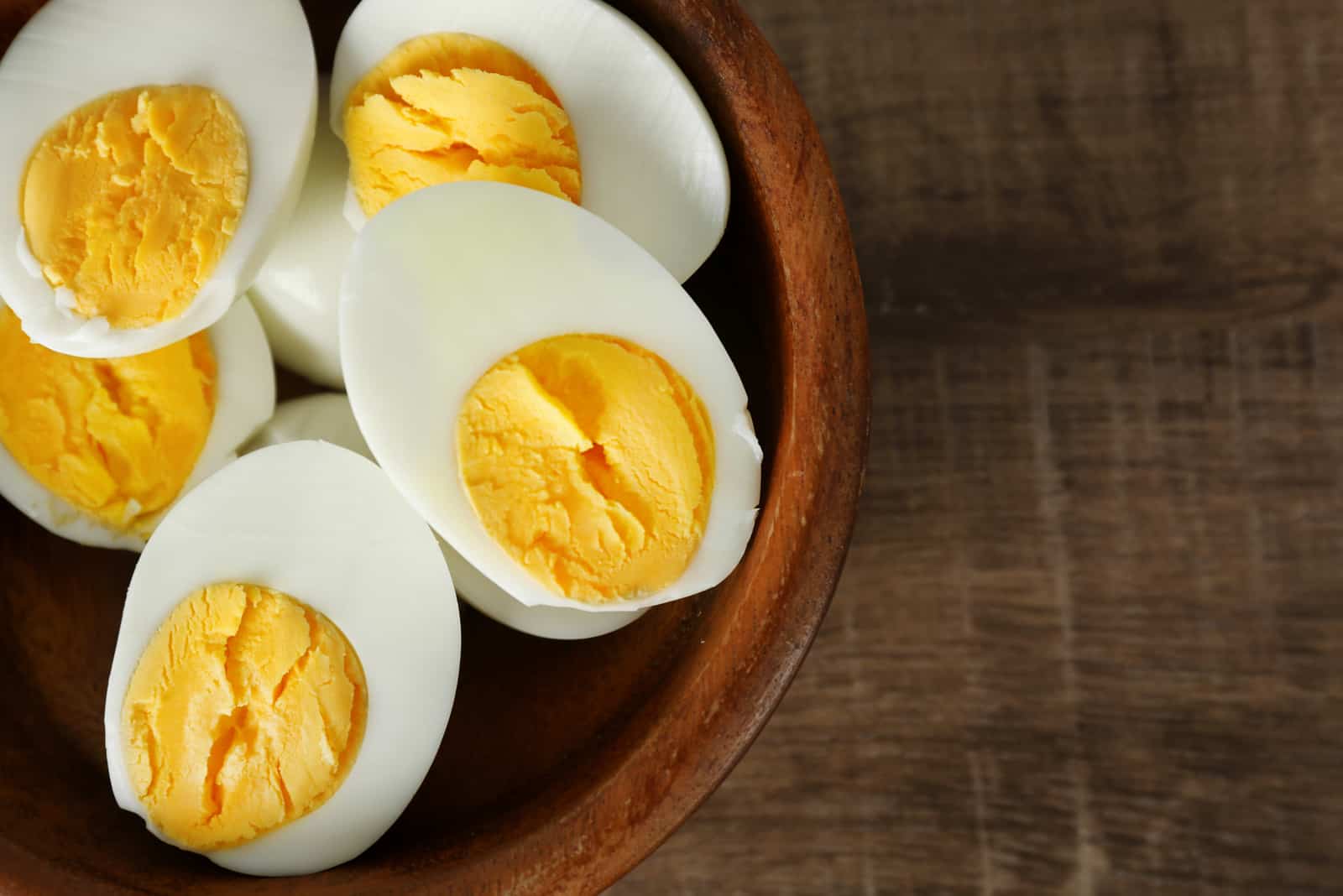 ein Foto von gekochten Eiern