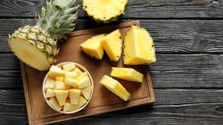 Dürfen Hunde Ananas essen? Das gibt es zu beachten