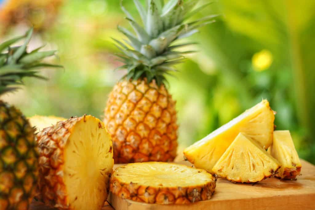 Dürfen Hunde Ananas essen? Das gibt es zu beachten