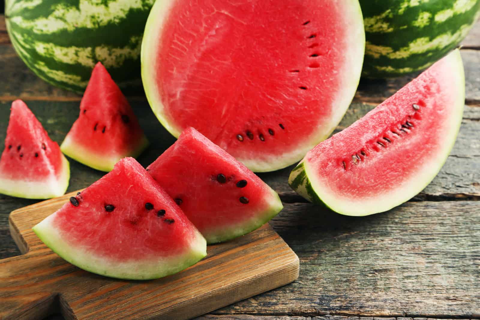 Wassermelone und Wassermelonenscheiben